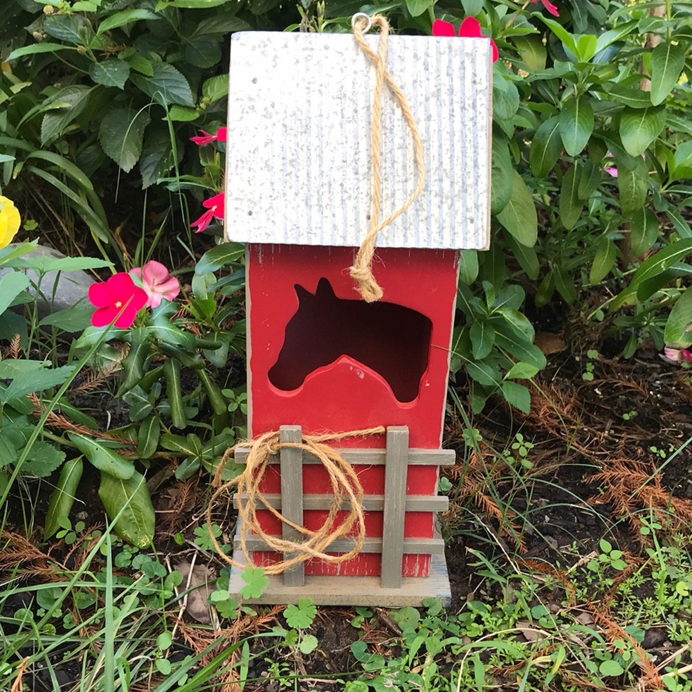 Decorative Rustic Red Hanging/Tabletop Wooden Horse Barn/House with Tin Roof